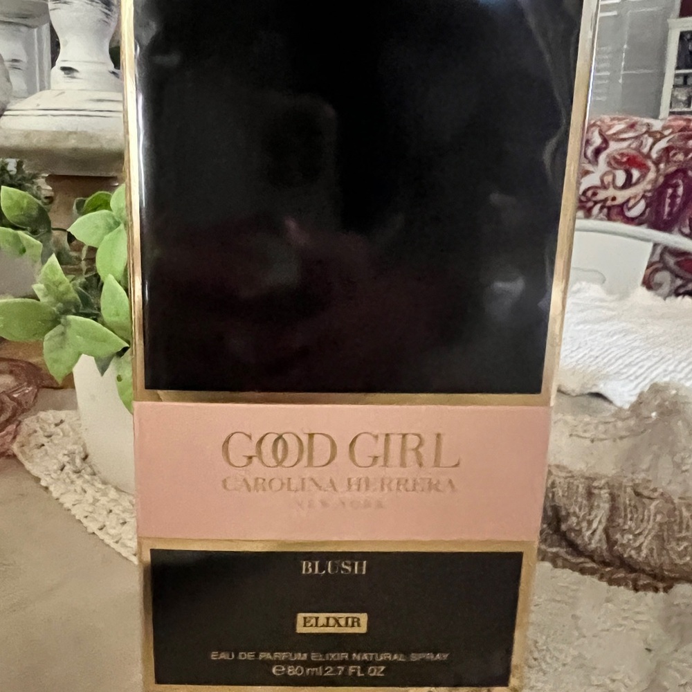 Carolina Herrera Good Girl Blush Elixir in Black and Pink